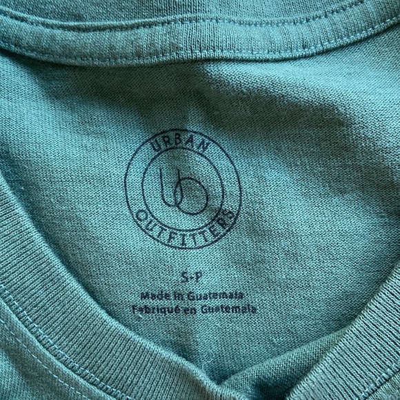 Urban Outfitters New Army Green Crop T-shirt. Super Cute!! NWT Size Small - Picture 2 of 3